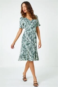 Green Floral Print Button Detail Midi Dress -Outlet Modi Qube Store e7498375 a3d6 4535 9ec7 d56777a8f07f