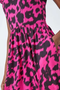 Fuchsia Abstract Print Gathered Skirt Midi Dress -Outlet Modi Qube Store edc8fb56 6753 4059 b408 46547b0a46e1