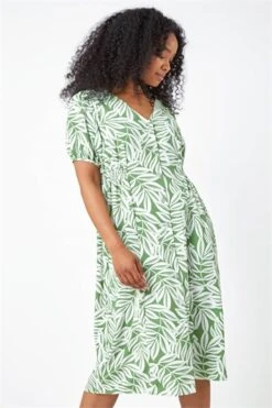Green Petite Floral Print Shirred Midi Dress -Outlet Modi Qube Store f616a418 ac9a 4629 9225 a22a37839c1b