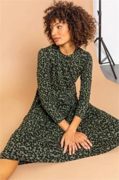 Green Animal Print Midi Dress -Outlet Modi Qube Store f68799f7 5a2e 481d 961b 5fc9e371237c