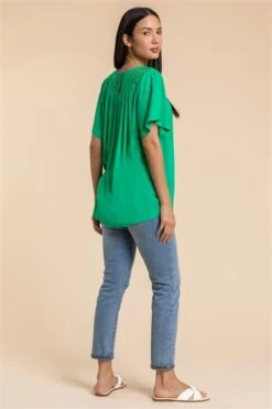 Red Ditsy Embroidered Trim Detail Top -Outlet Modi Qube Store f6efe2cc 3e95 4b1a 88cc d2a6044a05e3