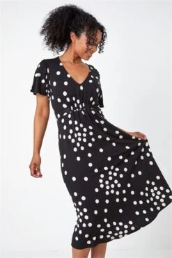 Black Petite Spot Print Stretch Tea Dress -Outlet Modi Qube Store f99b2b45 c902 4e06 9789 6ff8fd12a69f