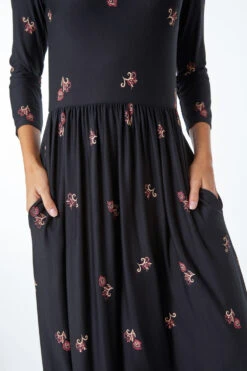 Copper Border Print Jersey Maxi Dress -Outlet Modi Qube Store fa6449ec f4e3 4d6d 9b33 15060e5bf4bc