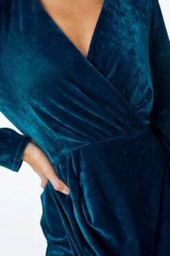 Teal Stretch Velvet Midi Wrap Dress 11 Teal Stretch Velvet Midi Wrap Dress -Outlet Modi Qube Store fd297ce4 7ea5 4322 83b5 2f12f973b953